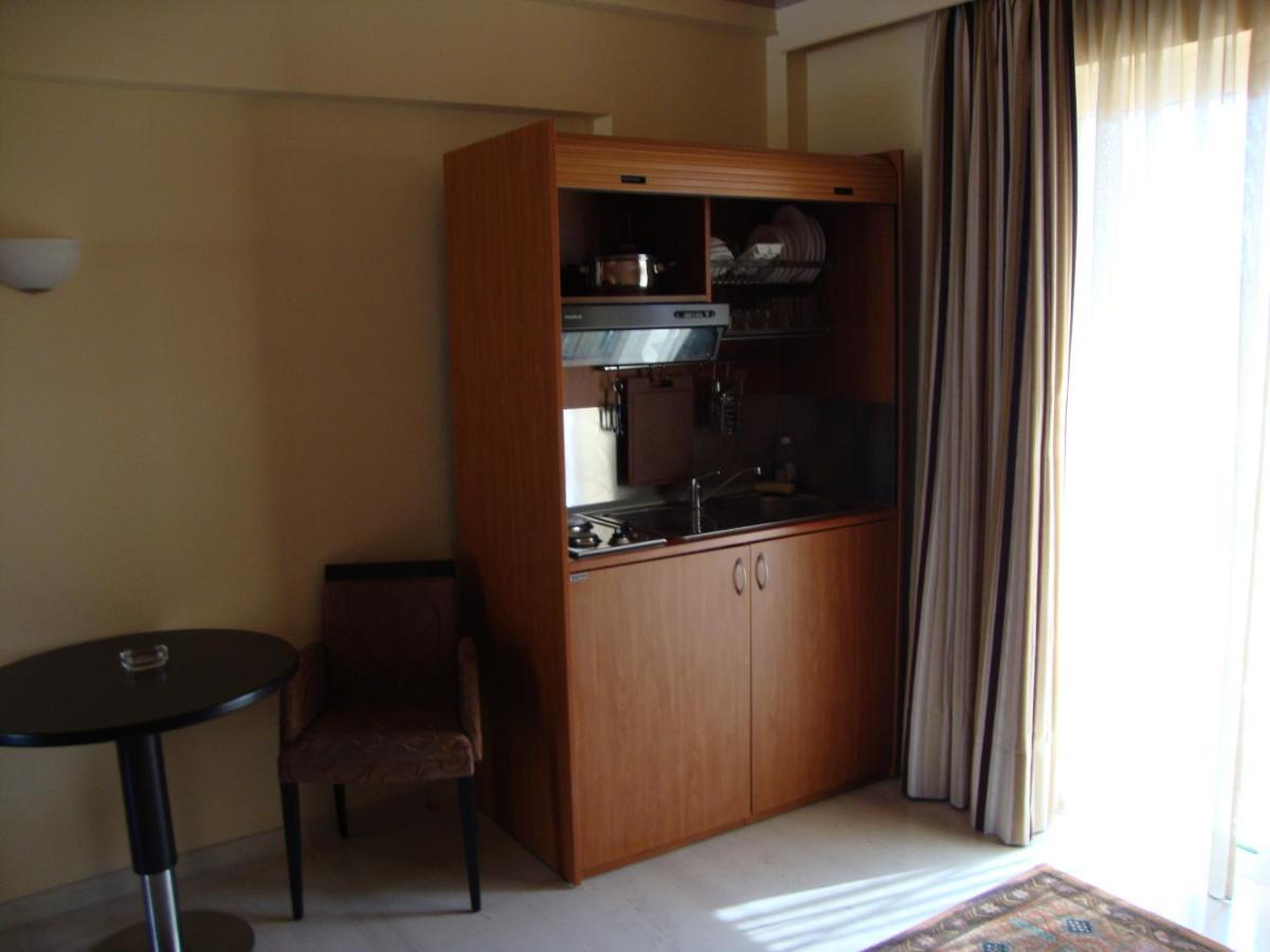 Captain Stavros Hotel นีดรี ภายนอก รูปภาพ
